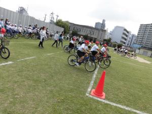 自転車にのっている