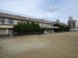 東小学校校舎