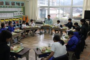 縦割り給食1