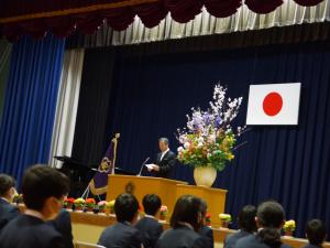 学校長式辞の様子