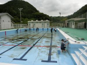 プール２