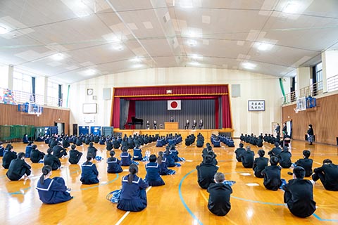 離任