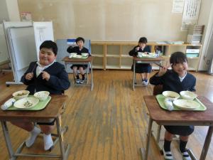給食３