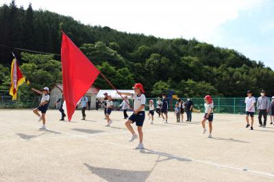 入場行進の様子