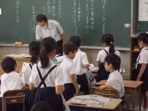 登校日の学級活動の様子