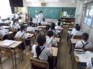 登校日の学級活動の様子