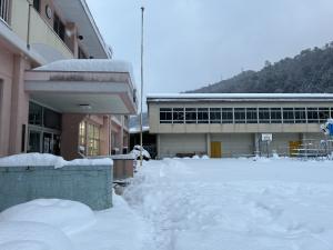 校舎周りの雪