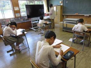 朝学の様子
