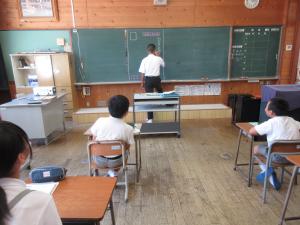 板書する生徒