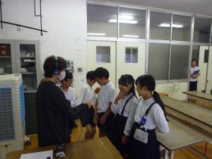 １
