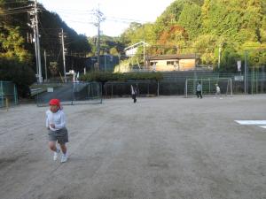 走る先生と児童