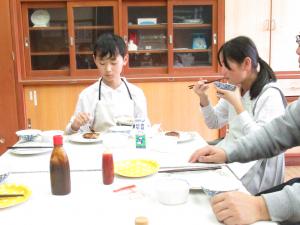 試食の様子