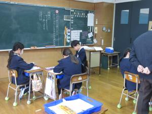 自分たちで学習を進める5年生