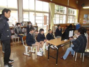 読み聞かせの様子