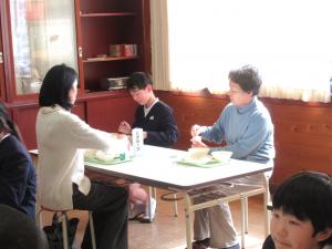 会食の様子