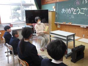 読み聞かせの様子