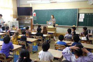 読み聞かせの様子（1年2組）
