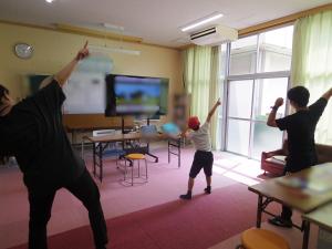 8月19日：後半のサマースクールが始まりました。学習の後、運動会のダンス練習にも取り組みました。万博ダンスを7回踊りました。
