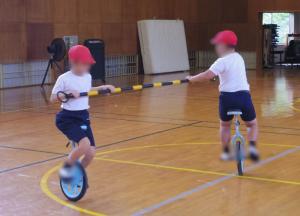 9月2日：運動会で披露する一輪車の練習をしました。昨年度の今頃は一輪車に乗ることはできませんでした。すごい進歩です。