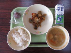 給食の画像