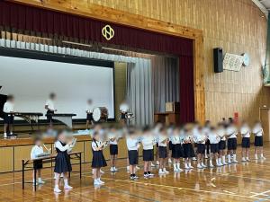 11月4日：玖北音楽会で発表する合唱・合奏の最終合同練習（錦清流小学校)を行いました。6日(木)の発表を楽しみにしていてください。