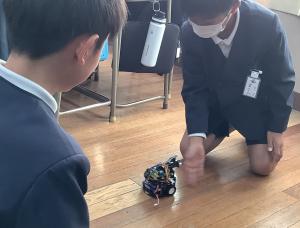 プログラムのとおりロボットは動くかな？