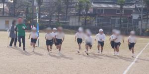 12月3日：12月2日には、錦中学校区小中学校持久走大会がありました。二人とも練習の成果を発揮し、自己ベストでゴールしました。