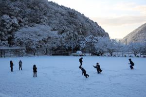 雪遊び