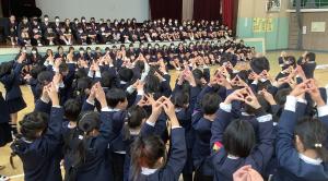 1年生の発表（ダンスとメッセージ）