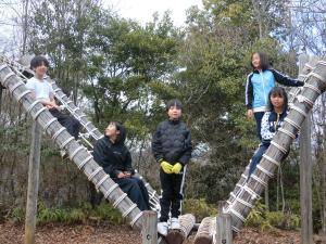 遊具で記念写真