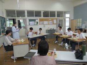 給食