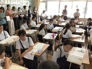 友達と意見交換
