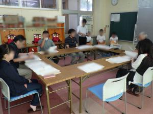 8月19日：学校運営協議会で子ども達が自分のよいところ、将来の夢、地域のためにがんばりたいことを発表し、委員一人ひとりからアドバイスをいただきました。保護者・地域の方から貴重なお話しを聞くことができ、子ども達は喜んでいました。今後の学びに生かしていきます。