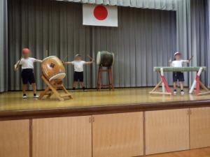 9月4日：やまびこ太鼓の練習風景です。今年度の運動会では、１・３年生で演技します。よく頑張っています。
