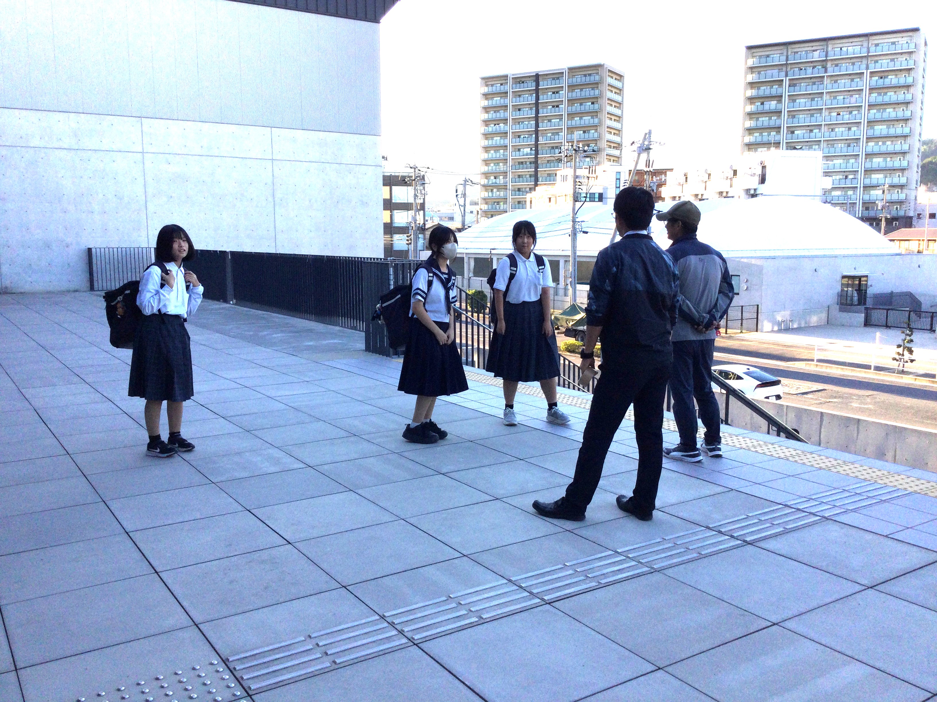 下校