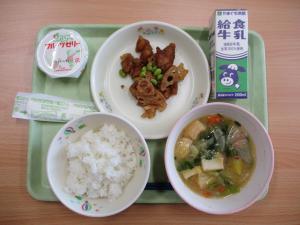 給食
