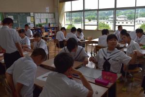 ミニ生徒総会（2年生）