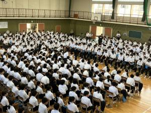 生徒同士の議論の様子