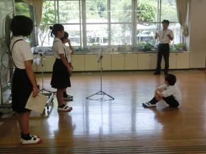 先生からコメントをもらう写真