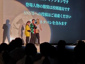 生徒会の劇の様子