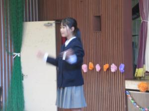 ４