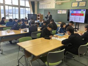 生徒同士の話合いの様子